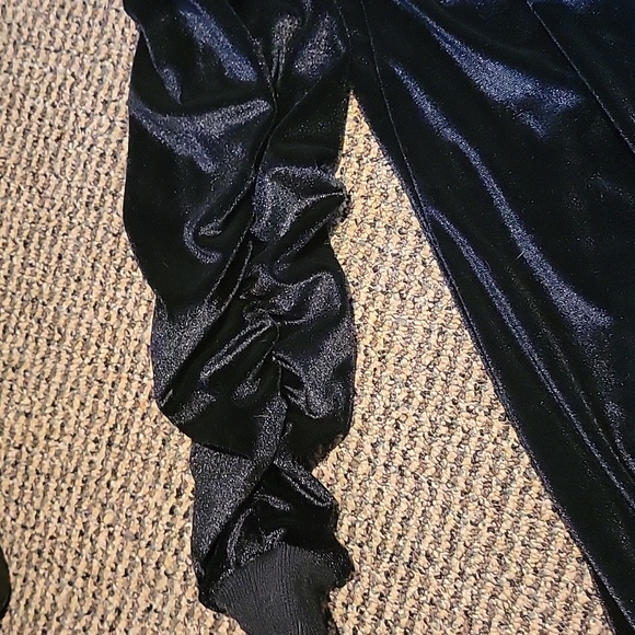 Auxo collection black velvet dress midi long sleeved VINTAGE - Picture 2 of 3